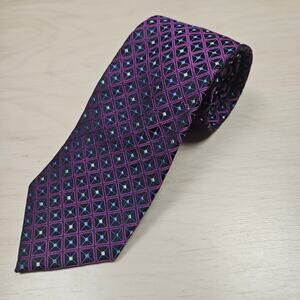 Vintage 1990s Geoffrey Beene Hand-Made Men's Tie 100% Silk Purple and Black